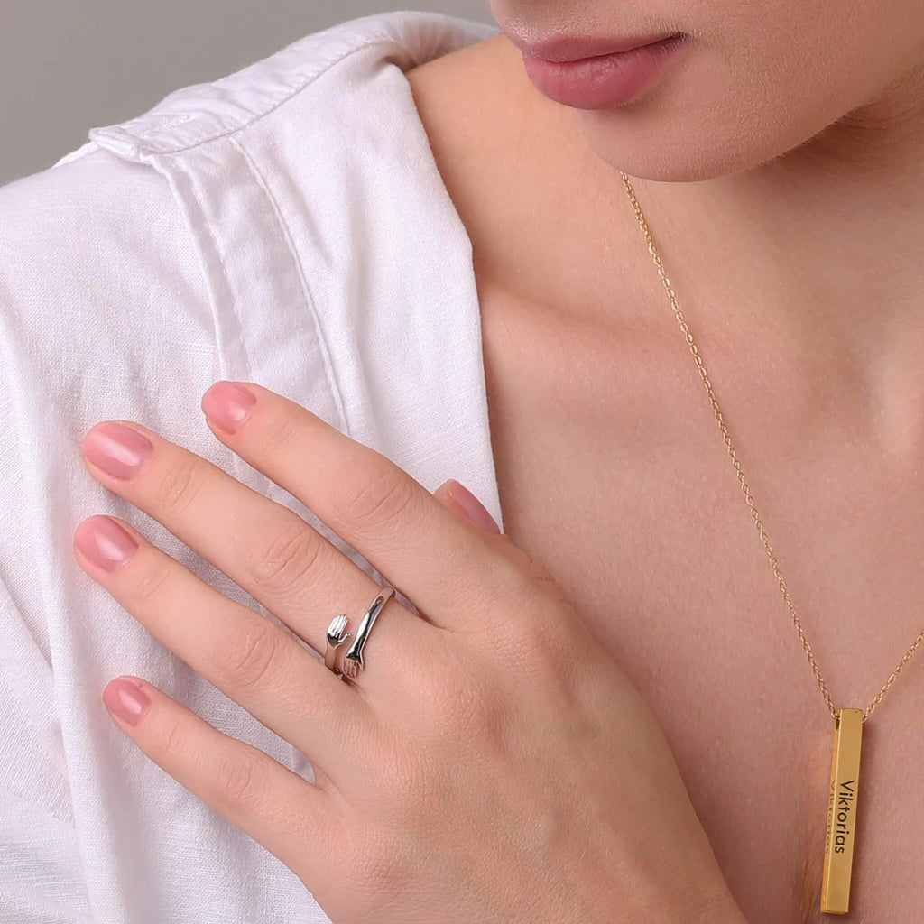 Pravelle Hug Ring