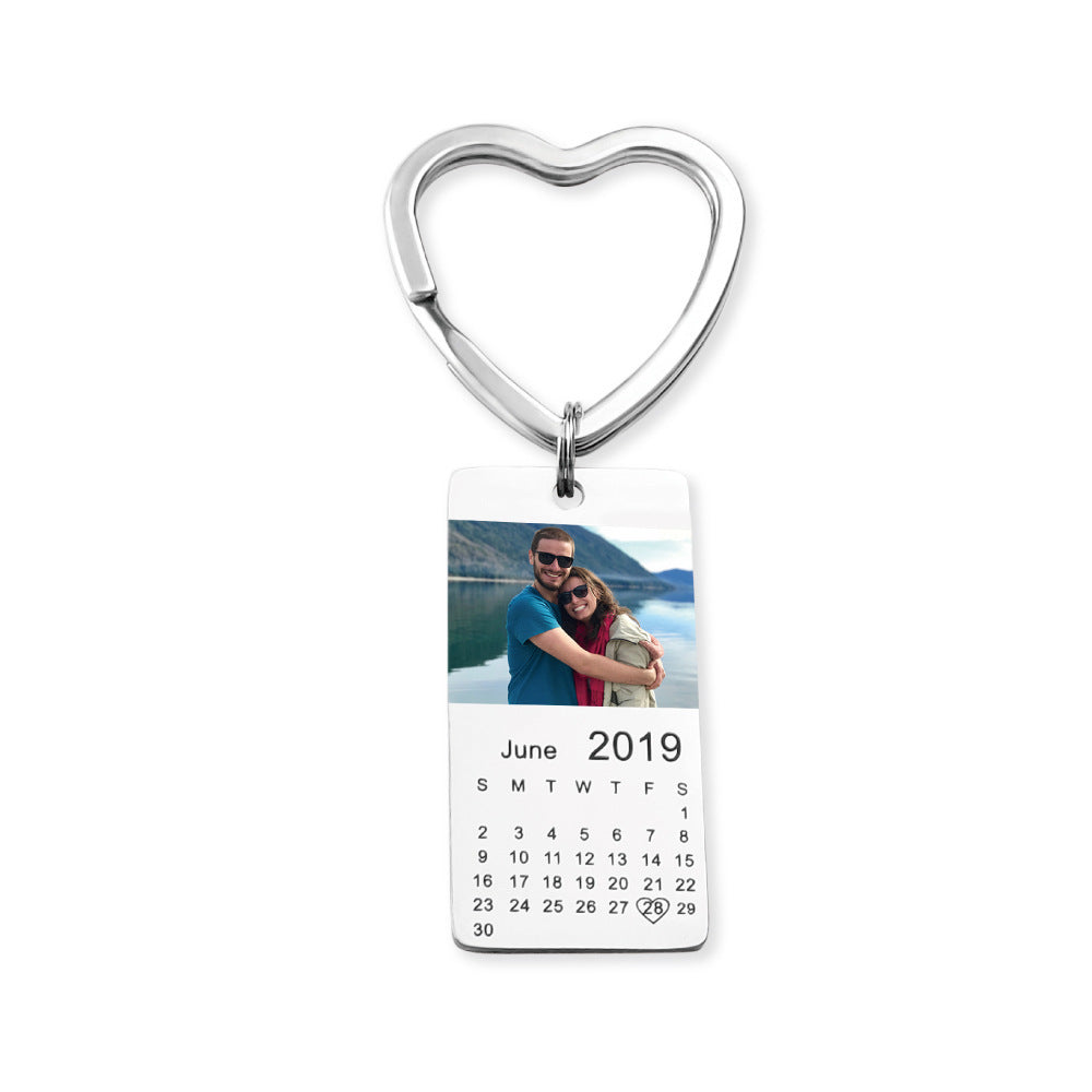 Chaveiro Personalizado com Foto de Aniversário e Design de Calendário