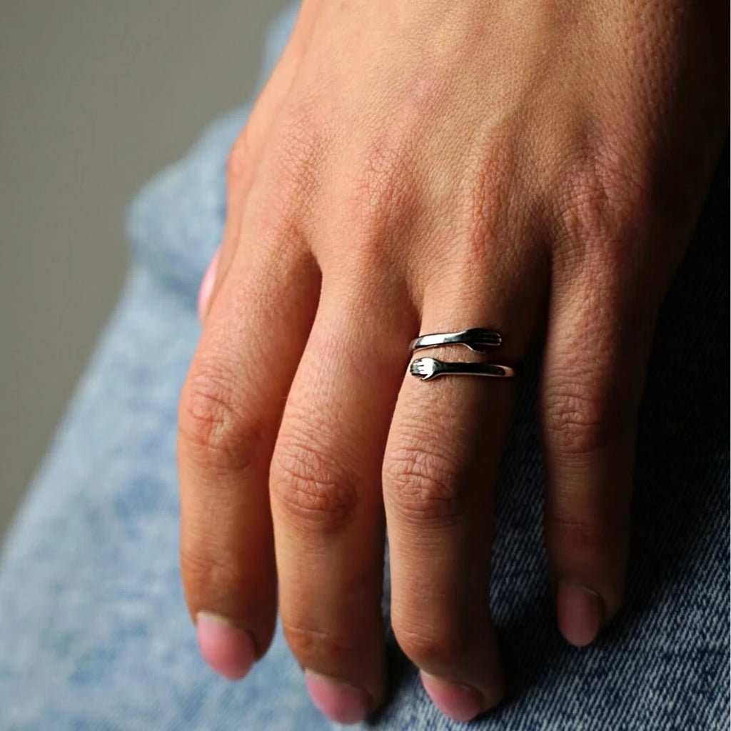 Pravelle Hug Ring